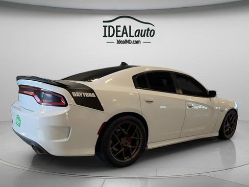 Used 2018 Dodge Charger R/T image 5