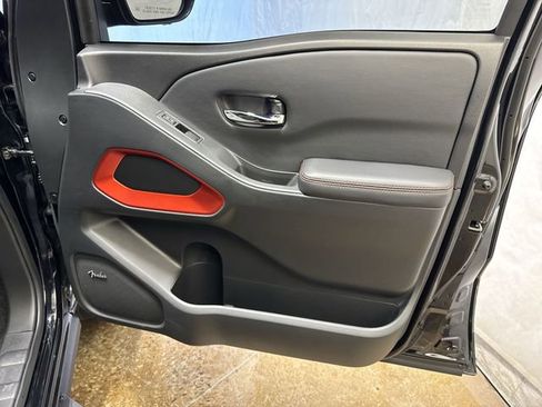 Used 2025 Nissan Frontier PRO-4X w/ Pro Convenience Package image 27