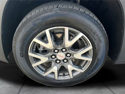 Used 2023 GMC Acadia SLE w/ Driver Convenience Package image 9