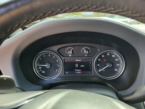 Used 2022 Buick Enclave Essence w/ Sport Touring Edition image 16