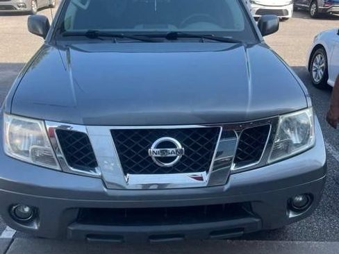 Used 2019 Nissan Frontier SV w/ Value Truck Package RWD image 3
