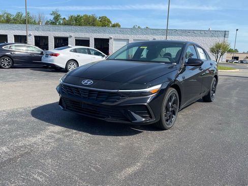 New 2026 Hyundai Elantra Sport FWD image 3