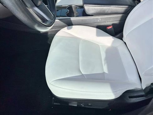 Used 2019 Tesla Model 3 Standard Range Plus image 7