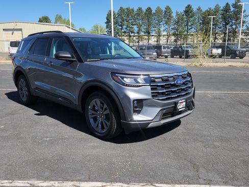 New 2026 Ford Explorer Active AWD/4WD image 17