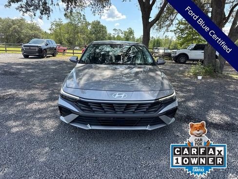 Used 2025 Hyundai Elantra SEL FWD image 11