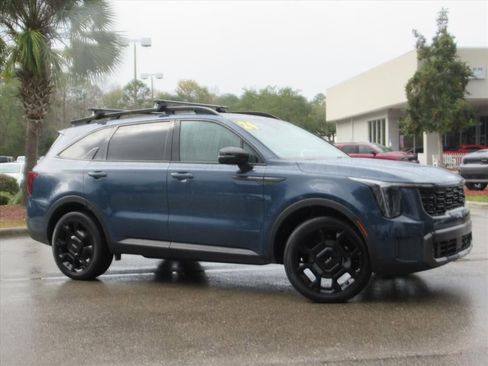 Used 2024 Kia Sorento X-Line EX image 2
