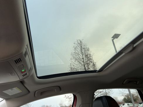 Certified 2022 Volkswagen Jetta SE image 25