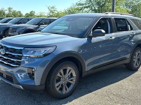 New 2026 Ford Explorer Active w/ Active Comfort Package AWD/4WD image 2