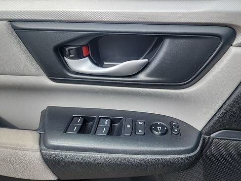 Used 2017 Honda CR-V LX image 17
