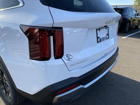 New 2025 Kia Sorento S image 40