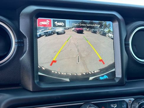 Used 2023 Jeep Wrangler Unlimited Rubicon 4xe AWD/4WD image 14
