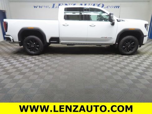 Used 2025 GMC Sierra 2500 AT4 w/ AT4 Premium Plus Package image 2