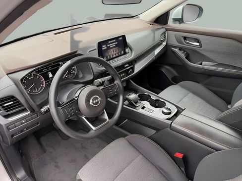 Used 2023 Nissan Rogue SV image 13