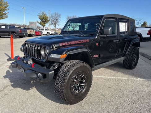 Used 2024 Jeep Wrangler Unlimited Rubicon AWD/4WD image 13