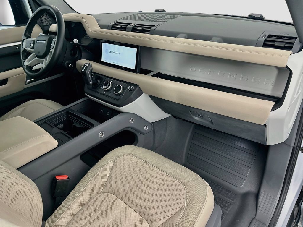 Used 2020 Land Rover Defender 110 First Edition AWD/4WD image 16