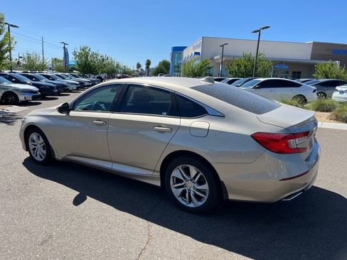 Used 2018 Honda Accord LX image 4