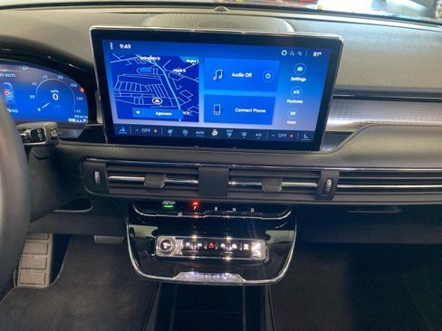 Used 2024 Lincoln Corsair AWD w/ Equipment Group 101A image 22
