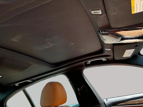 Used 2019 BMW 530i xDrive w/ Convenience Package image 26