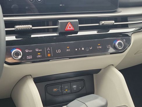 New 2026 Kia Sportage EX FWD image 34