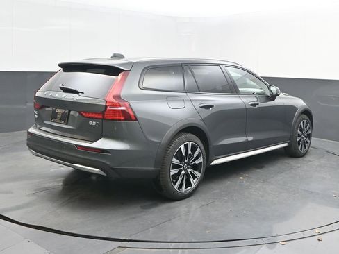 New 2026 Volvo V60 B5 Cross Country Ultra w/ Protection Package Premier AWD/4WD image 7