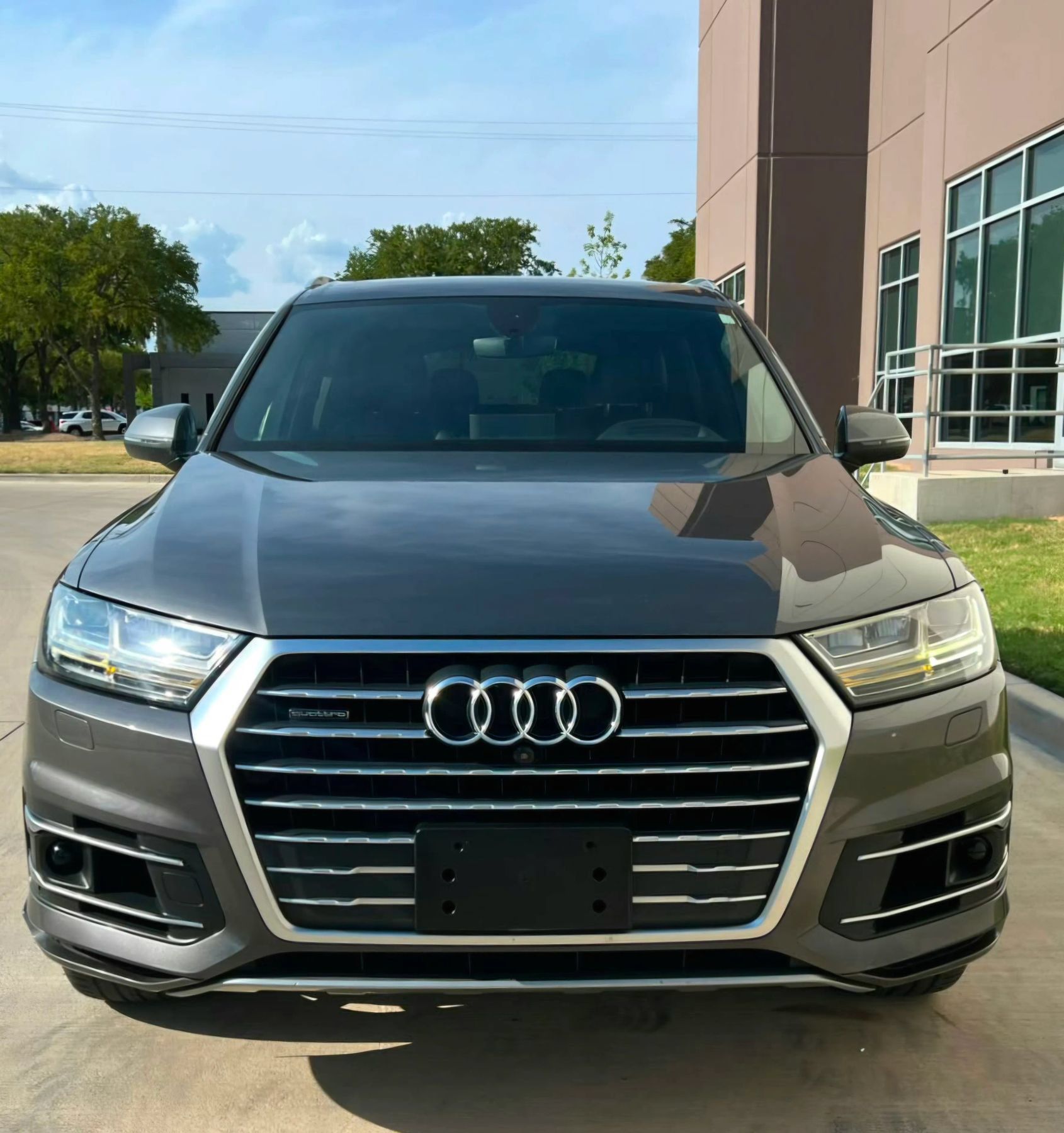 Used 2018 Audi Q7 3.0T Prestige AWD/4WD image 2