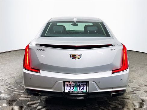 Used 2018 Cadillac XTS Luxury image 7