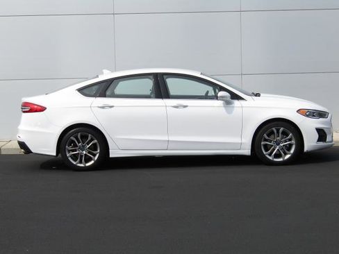 Used 2020 Ford Fusion SEL image 3