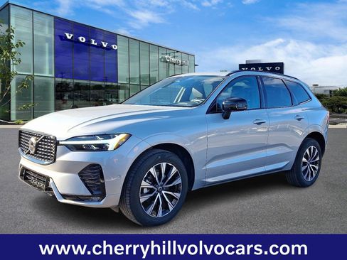 Certified 2025 Volvo XC60 B5 Plus image 3