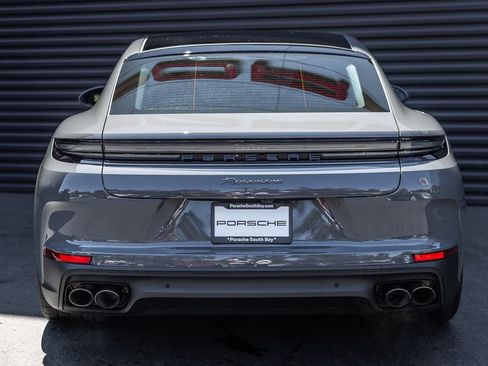 Used 2025 Porsche Panamera image 8