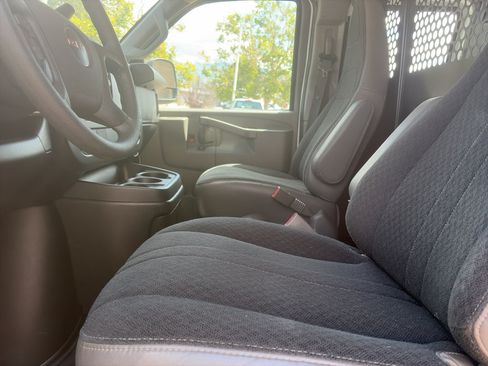 Used 2025 GMC Savana 2500 w/ Driver Convenience Package RWD image 17