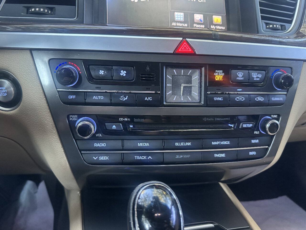 Used 2015 Hyundai Genesis 3.8 RWD image 22