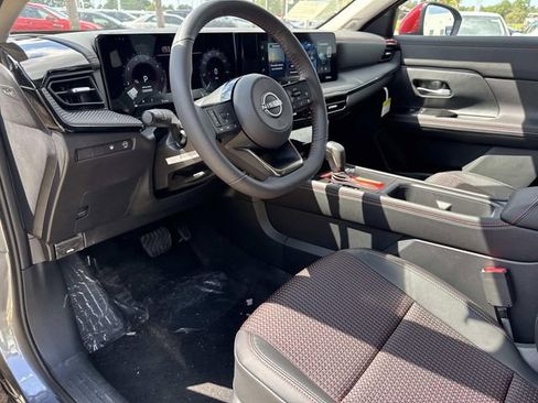 New 2026 Nissan Kicks SR image 9