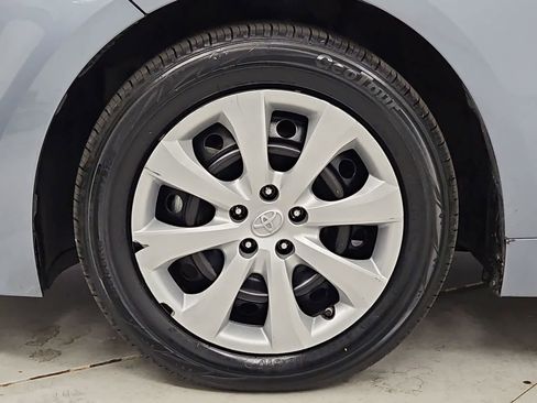 Used 2022 Toyota Corolla LE FWD image 13