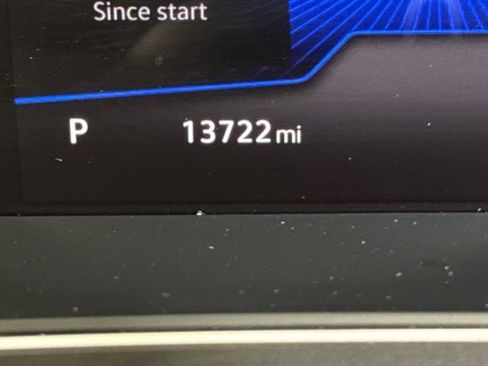 Used 2024 Volkswagen Tiguan SE image 22