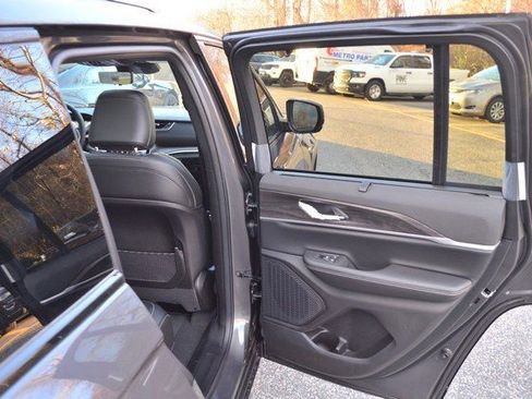 New 2025 Jeep Grand Cherokee Limited w/ Luxury Tech Group II image 33