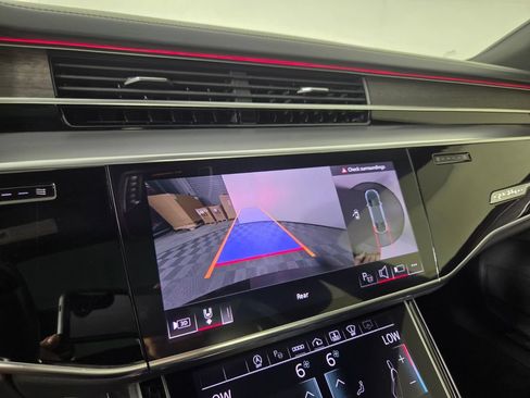 Used 2024 Audi A8 L 3.0T AWD/4WD image 11