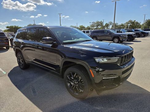 New 2025 Jeep Grand Cherokee L Limited w/ Trailer Tow Package AWD/4WD image 2