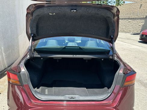 Used 2025 Nissan Altima 2.5 SV FWD image 31