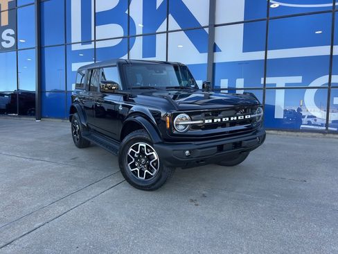 New 2025 Ford Bronco Outer Banks image 1