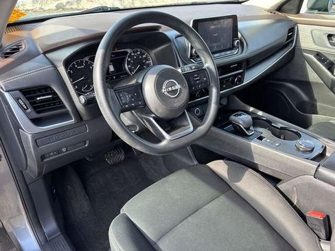 Used 2023 Nissan Rogue S image 7