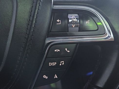 Used 2019 Lincoln Continental Select image 34