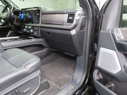 Used 2025 Ford F350 Platinum w/ FX4 Off-Road Package image 37