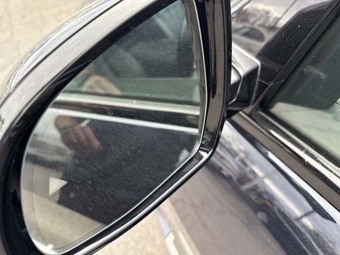 Used 2023 BMW X7 xDrive40i w/ Executive Package image 11