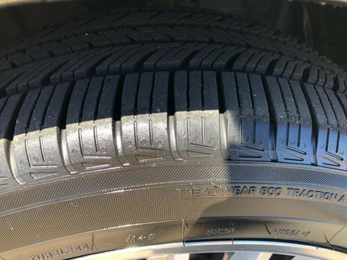 Used 2011 Subaru Legacy 2.5i Limited w/ Popular Equipment Group 2B AWD/4WD image 16