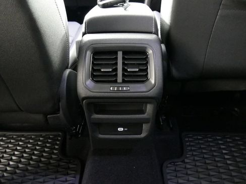 Used 2025 Volkswagen Taos SEL AWD/4WD image 26