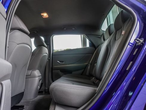 Used 2024 Hyundai Elantra SEL FWD image 41