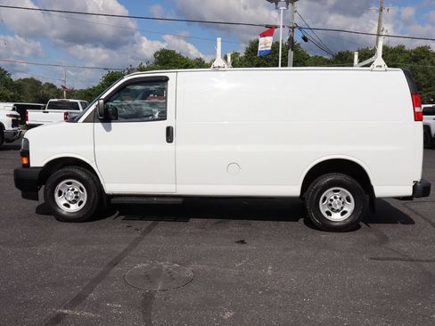 Used 2019 Chevrolet Express 2500 w/ Driver Convenience Package RWD image 21