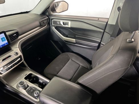 Used 2022 Ford Explorer XLT AWD/4WD image 22