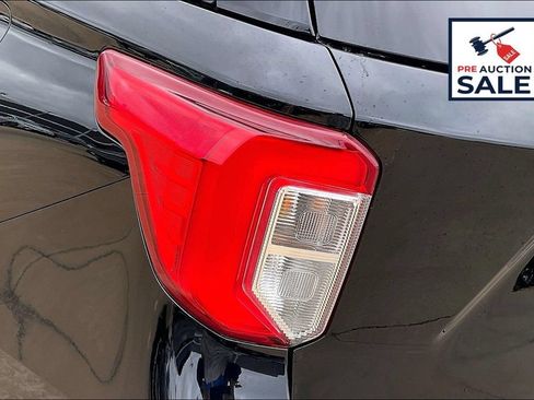 Used 2023 Ford Explorer Platinum w/ Technology Package AWD/4WD image 30