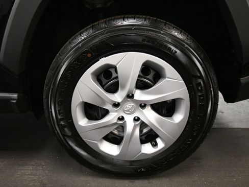 Certified 2025 Toyota RAV4 LE AWD/4WD image 30